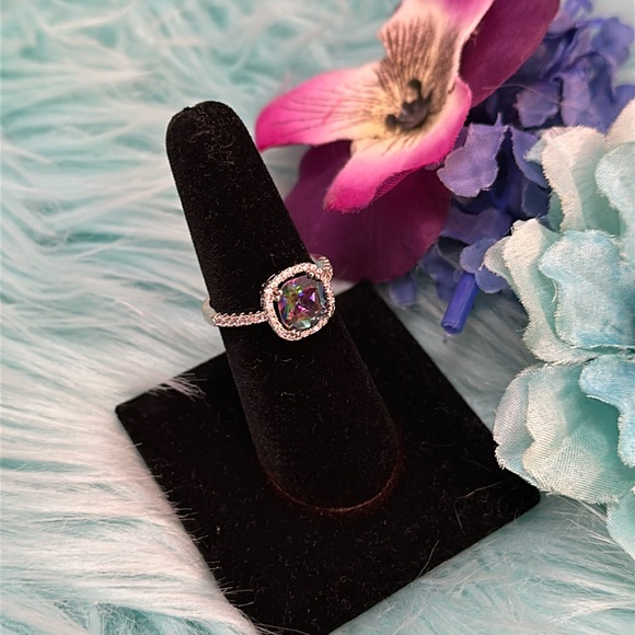 NEW! Halo Mystic Topaz Ring - Picture 5 of 6